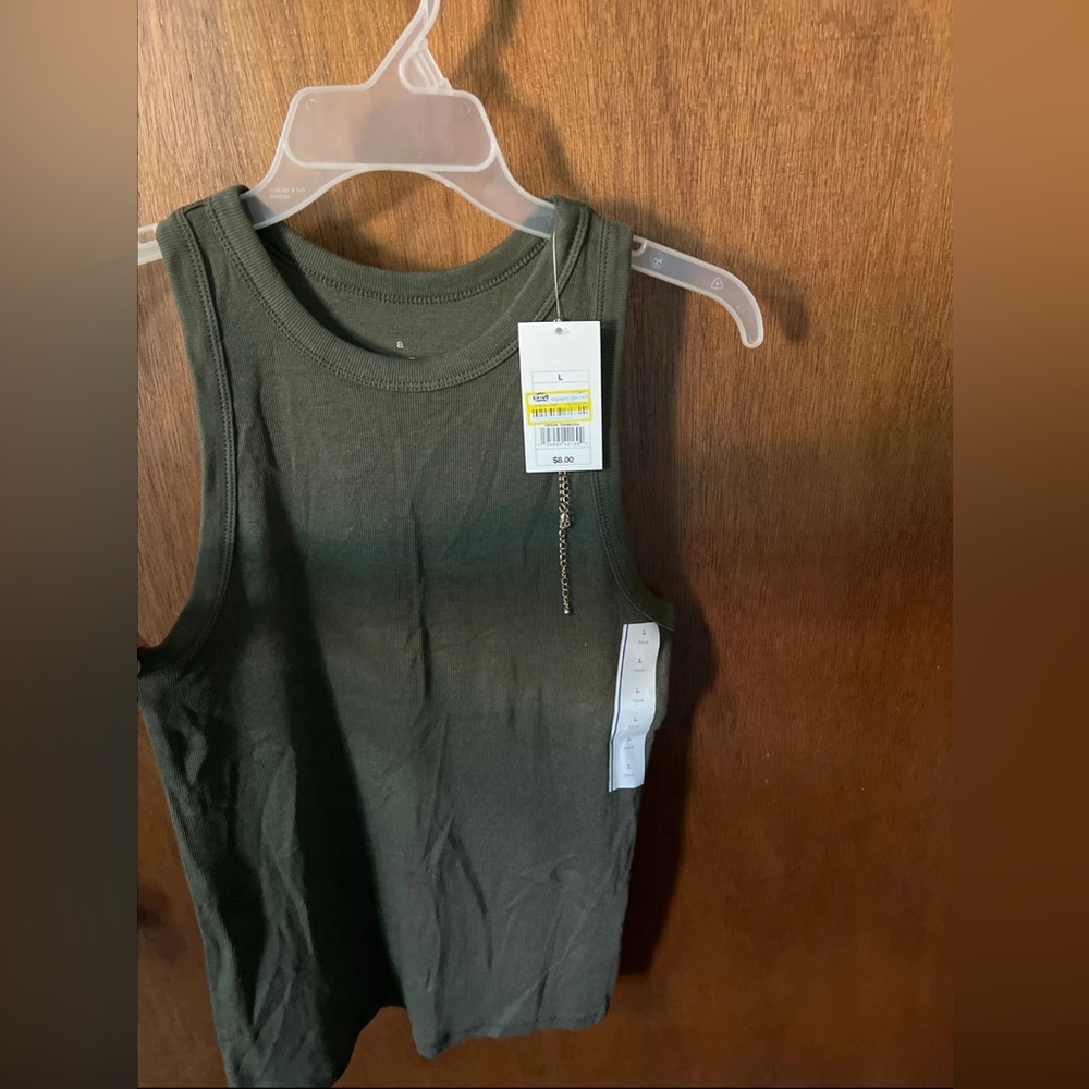 Ribbed Tank Top With Necklace
